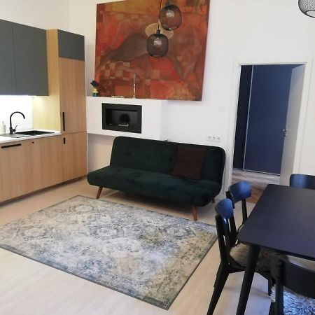 2 Bedroom Stylish Apartment In Buda Budapeşte Dış mekan fotoğraf