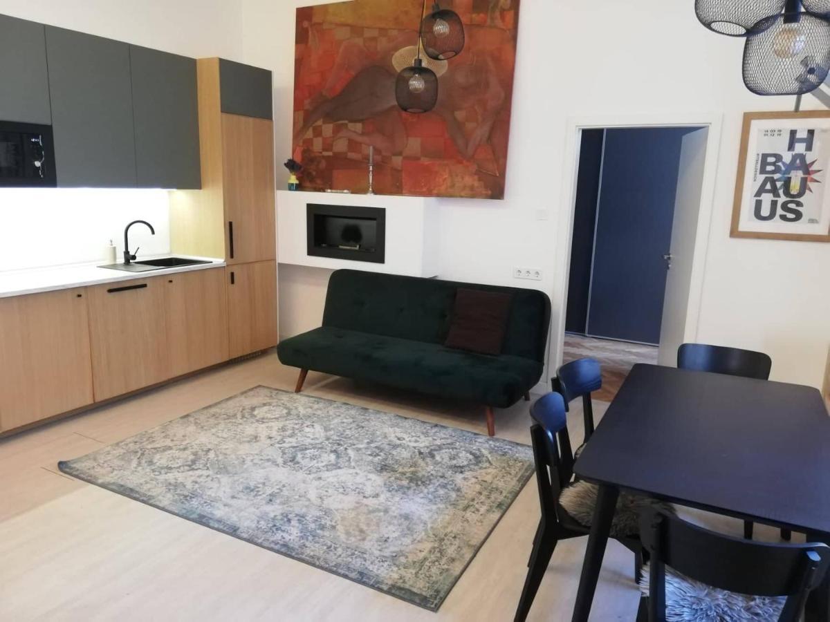 2 Bedroom Stylish Apartment In Buda Budapeşte Dış mekan fotoğraf