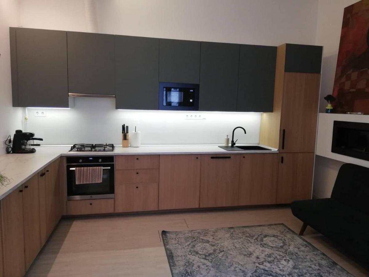 2 Bedroom Stylish Apartment In Buda Budapeşte Dış mekan fotoğraf